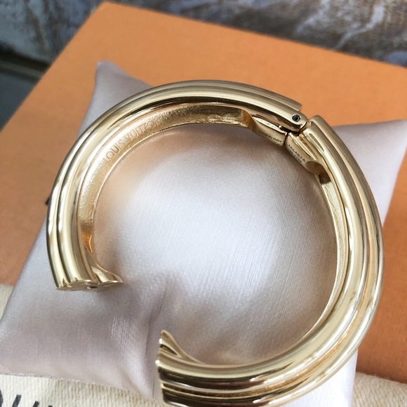 Louis Vuitton Fast Flower Gold Cuff Bracelet - Picture 6 of 8